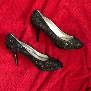 Guess black sequined toe peak heels 7.5